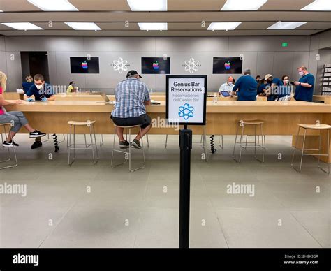 genius bar reservations.